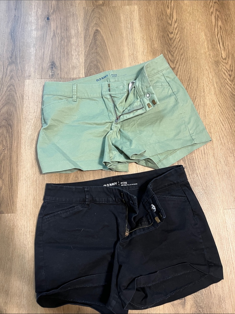 Old Navy Pixie Shorts in Sage Green and Black - Women's Set